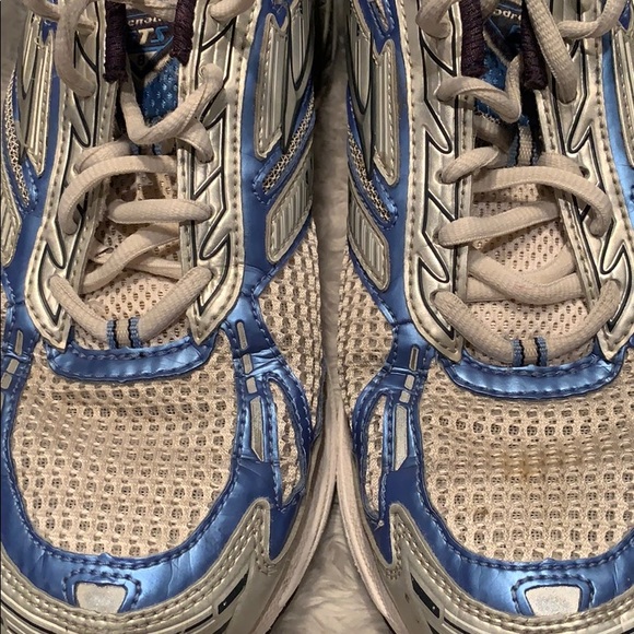 Womens Sz 8 Brooks Adrenaline GTS 8. GUC - Picture 10 of 10